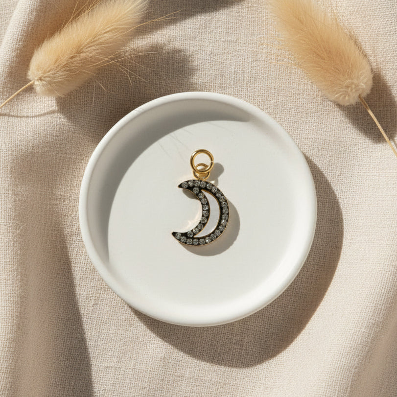 Charm Luna Nacar